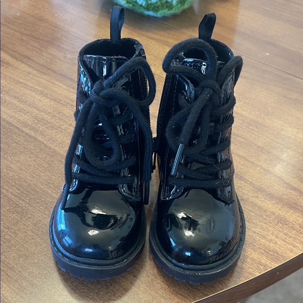 Black toddler Boots- size 5 excellent condition